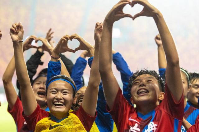 萨拉赫接受1年续约利物浦 他想拿联赛和欧冠冠军