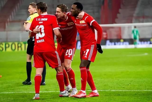 高诗岩23+11山东胜江苏 黎伊扬21分福建胜青岛