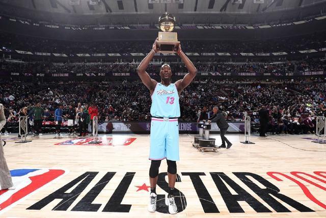 黄荣奇15分广东胜福建 孙铭徽16+18广厦胜四川